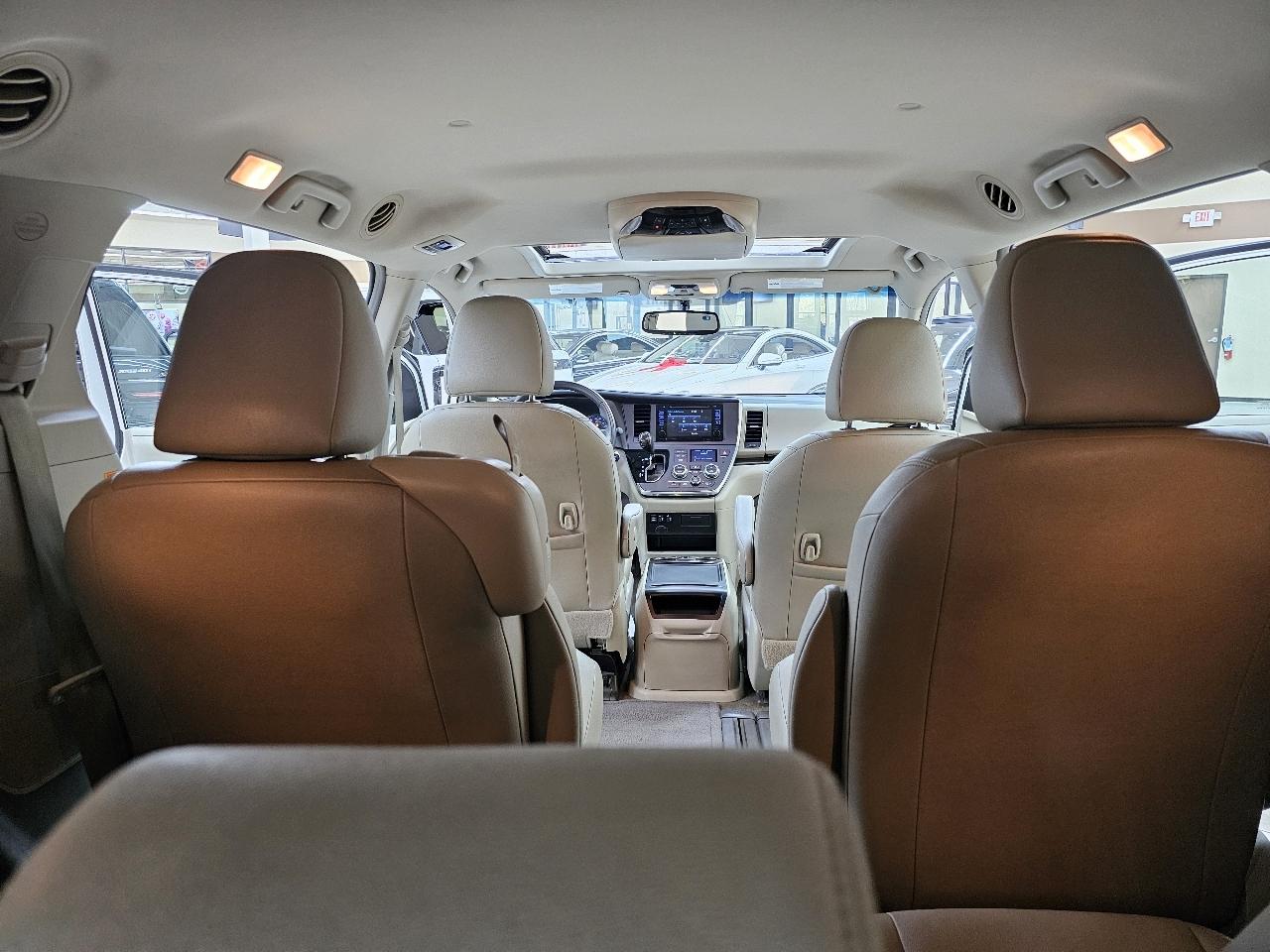 Toyota Sienna XLE FWD 8-Passenger V6 2016