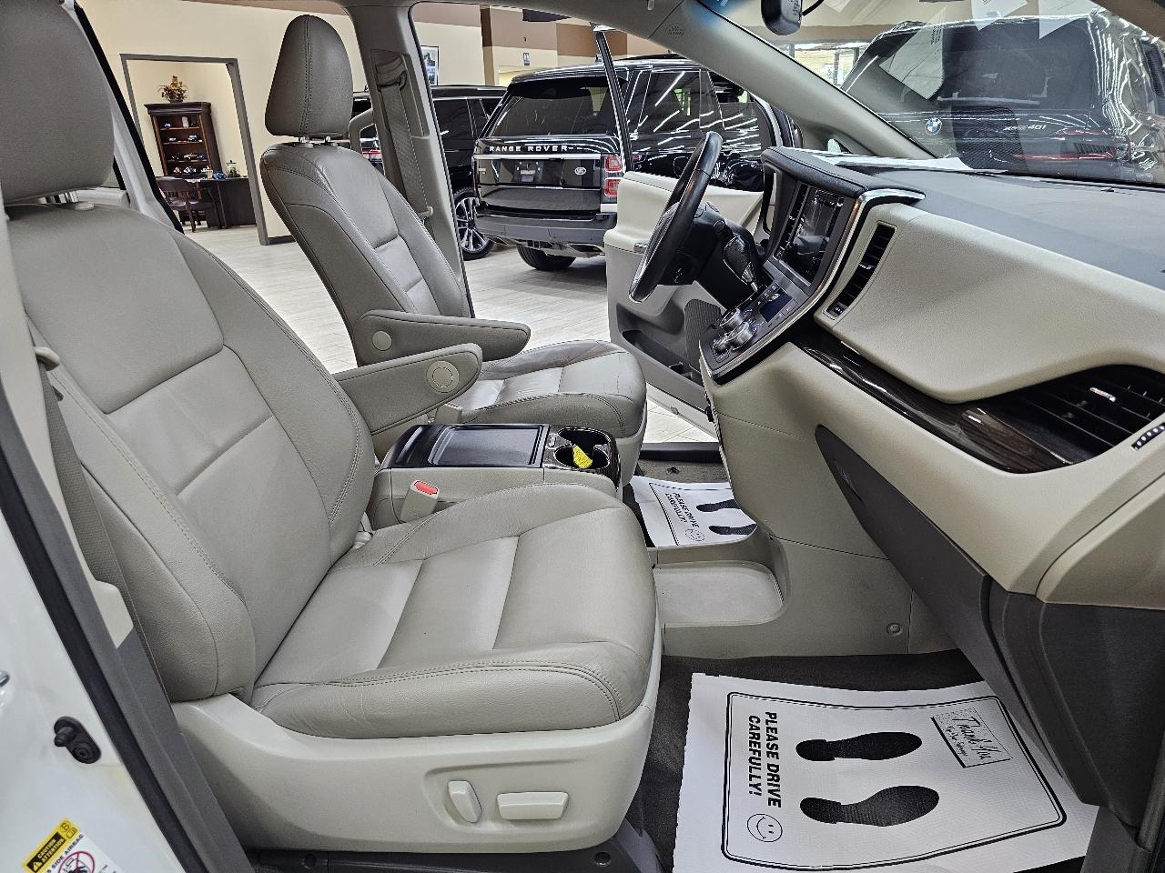 Toyota Sienna XLE FWD 8-Passenger V6 2016