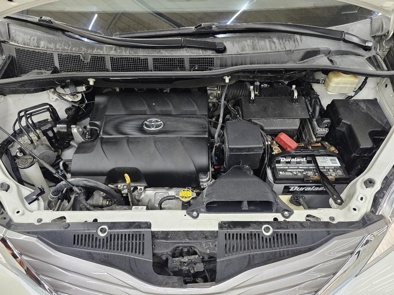 Toyota Sienna XLE FWD 8-Passenger V6 2016
