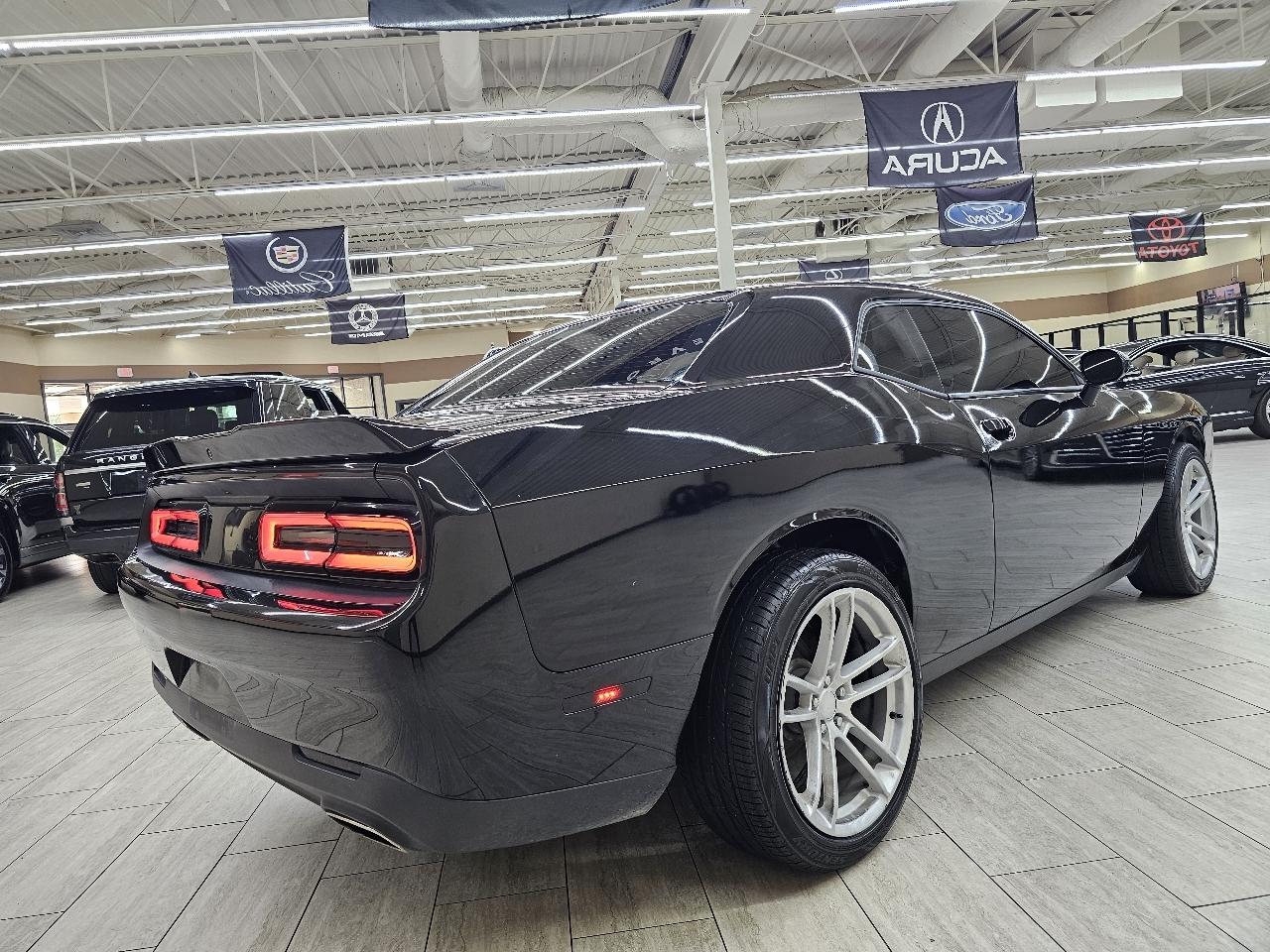 Dodge Challenger SXT 2021