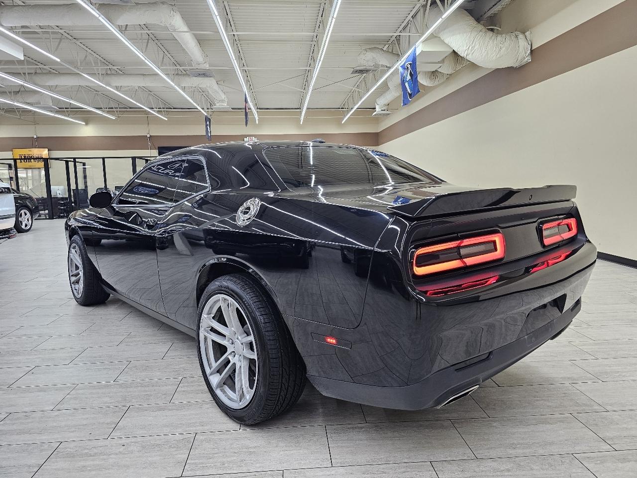 Dodge Challenger SXT 2021