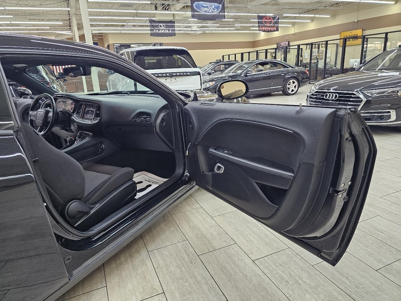 Dodge Challenger SXT 2021