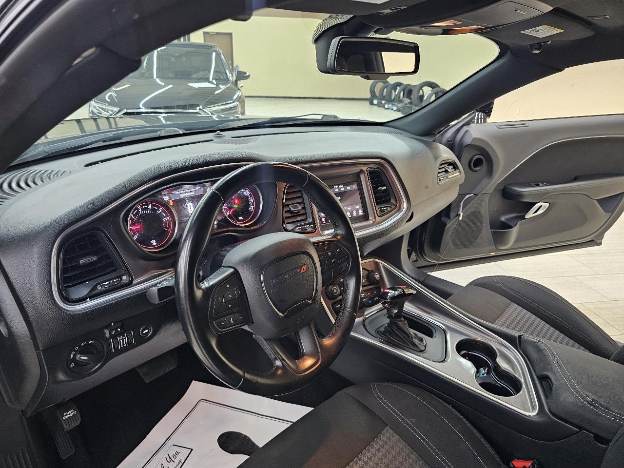 Dodge Challenger SXT 2021