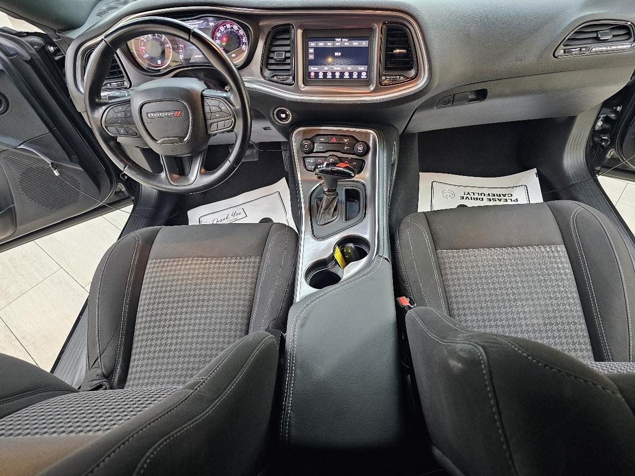 Dodge Challenger SXT 2021