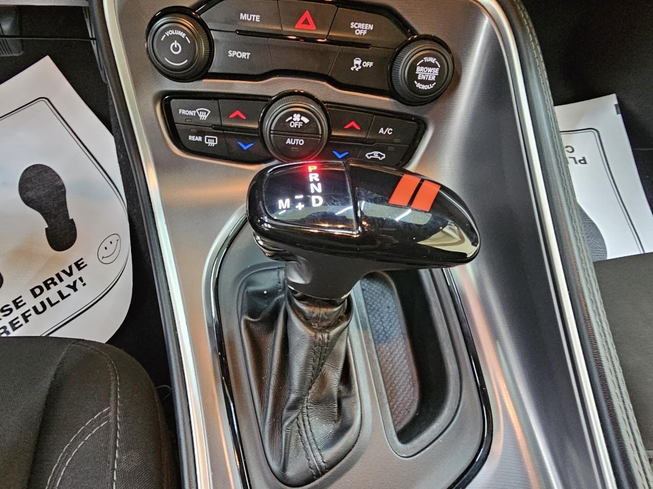 Dodge Challenger SXT 2021