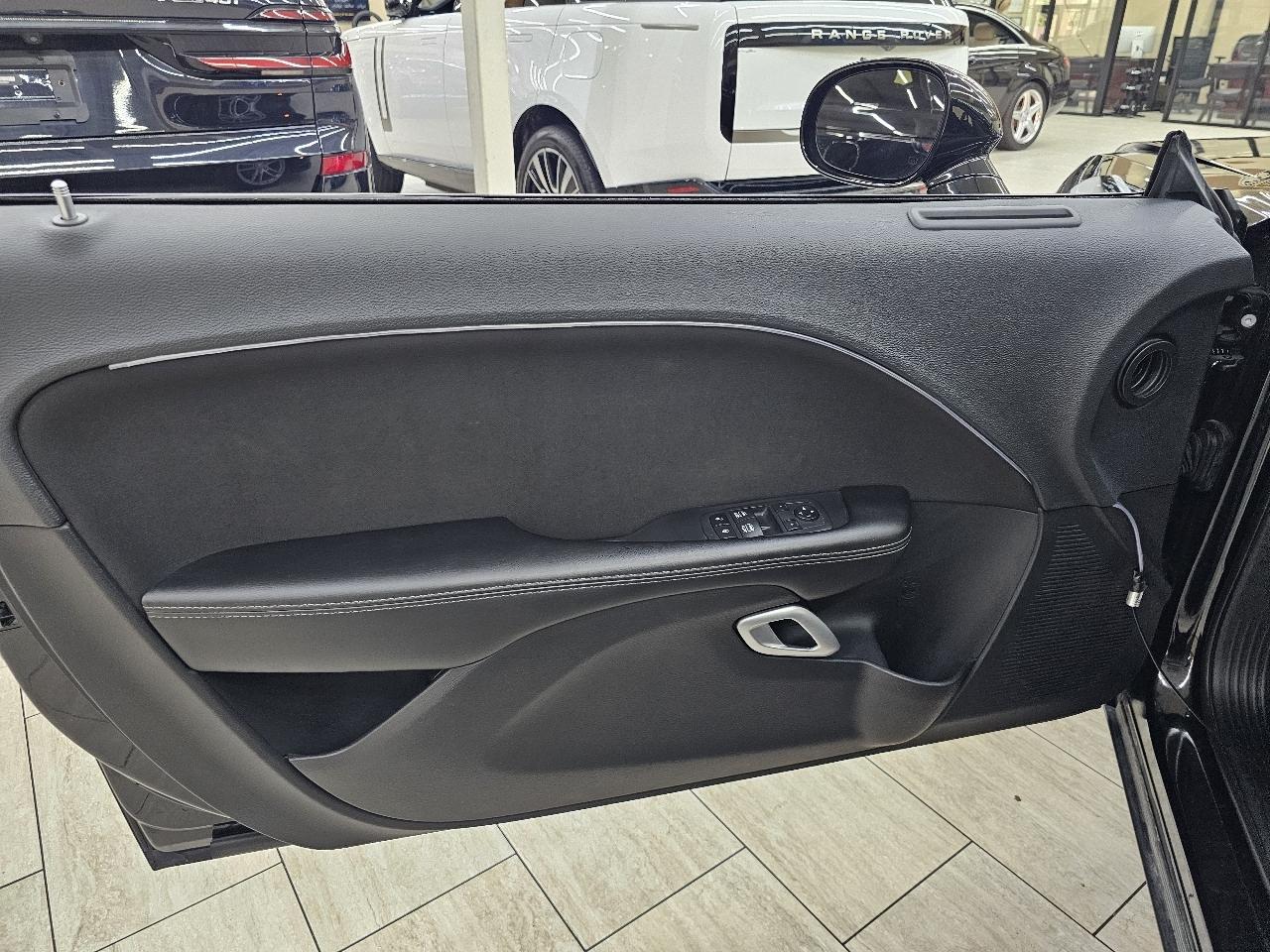 Dodge Challenger SXT 2021