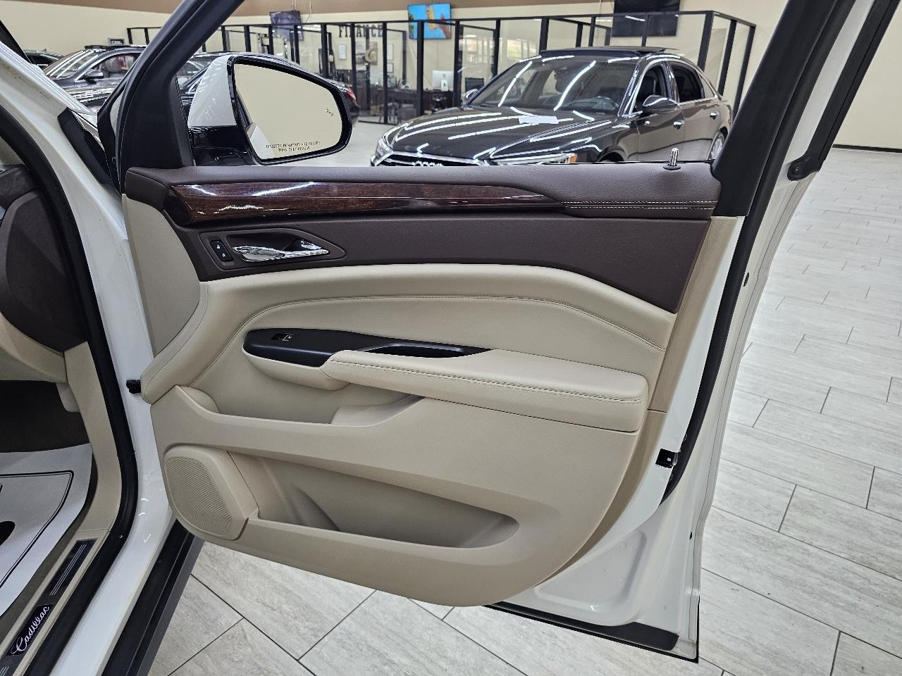 Cadillac SRX Luxury Collection FWD 2016