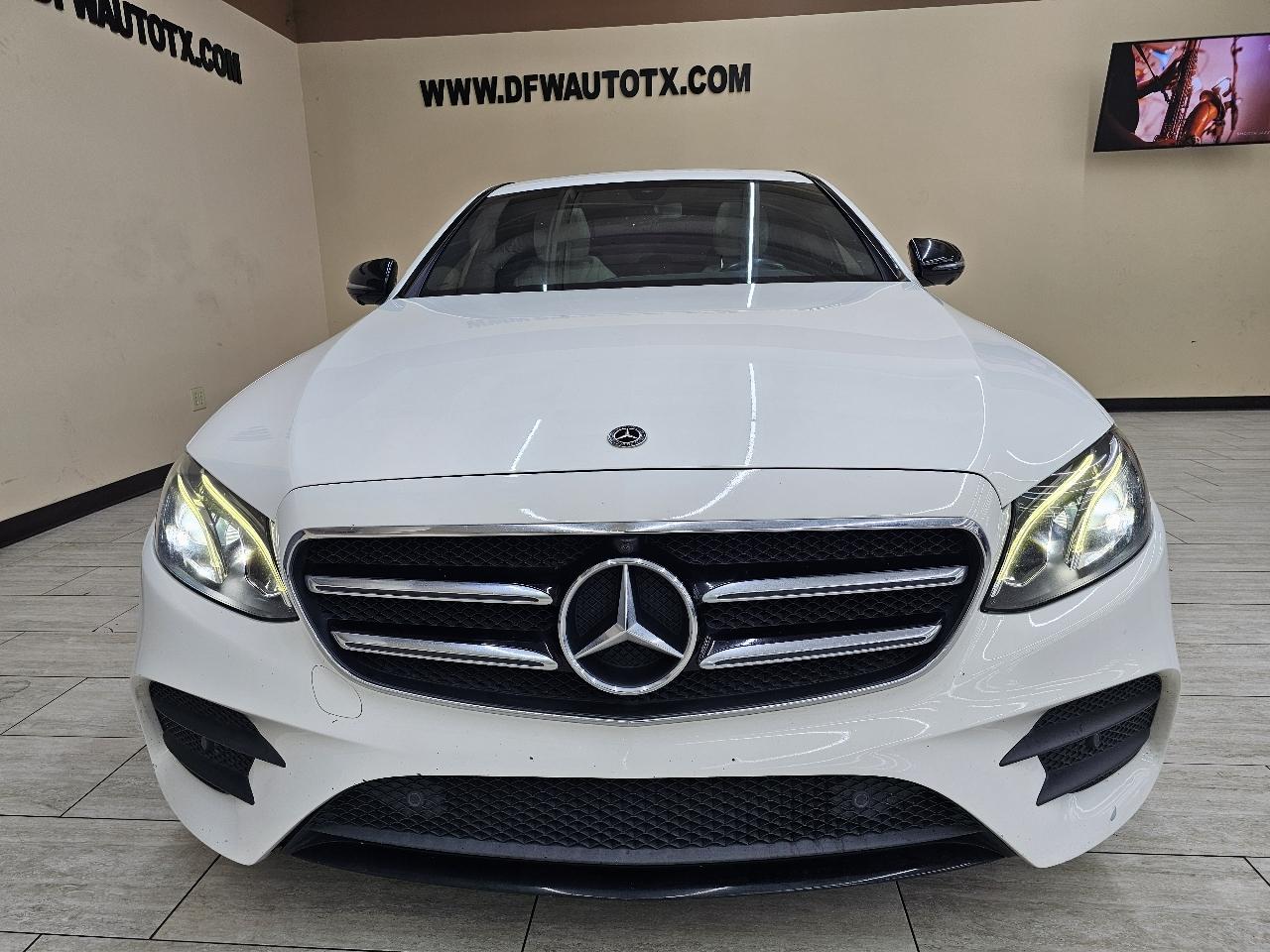 Mercedes-Benz E-Class E300 Luxury Sedan 2019
