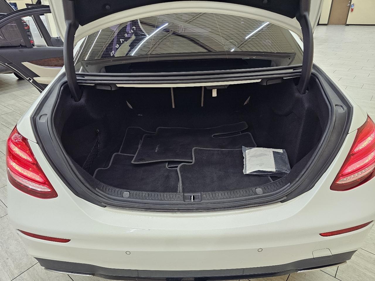 Mercedes-Benz E-Class E300 Luxury Sedan 2019