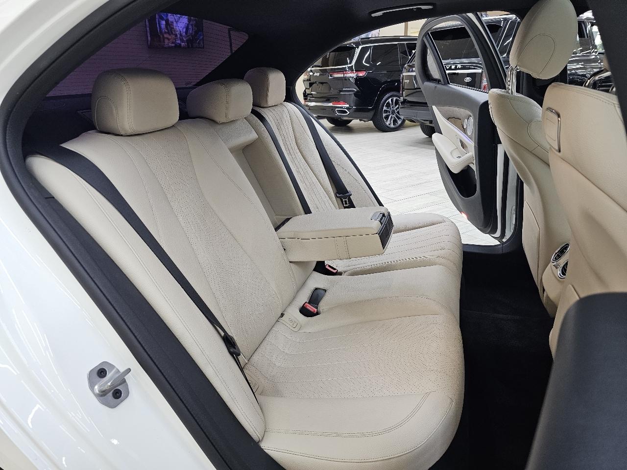 Mercedes-Benz E-Class E300 Luxury Sedan 2019