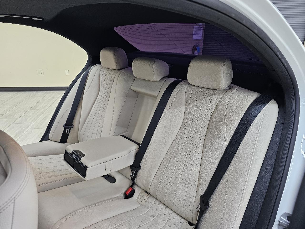 Mercedes-Benz E-Class E300 Luxury Sedan 2019