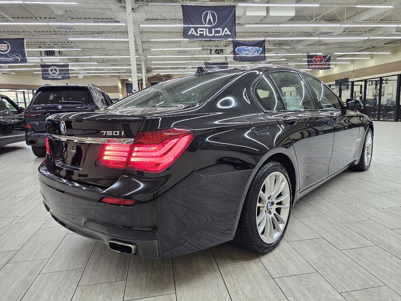 BMW 7-Series 750i 2015