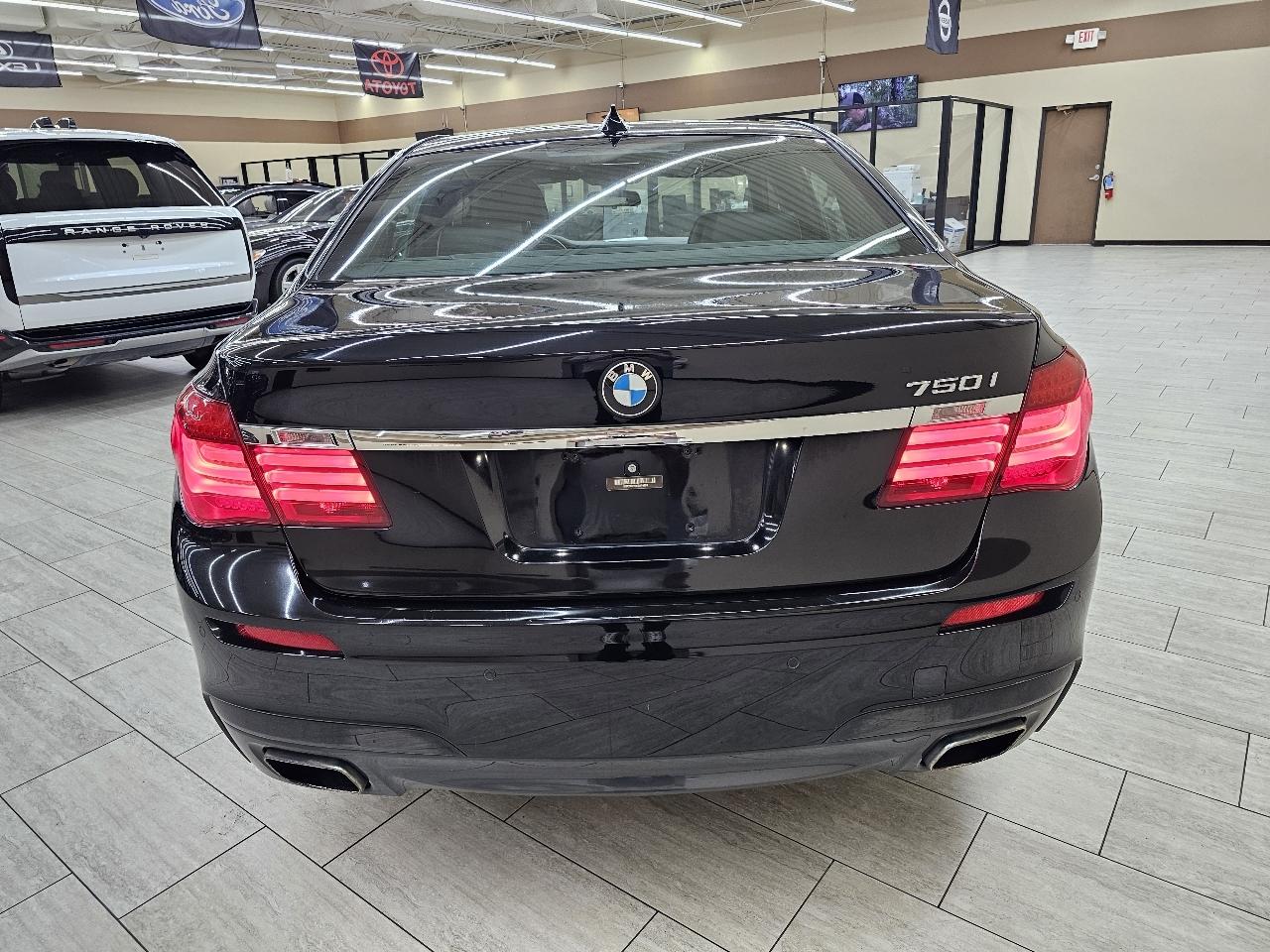 BMW 7-Series 750i 2015