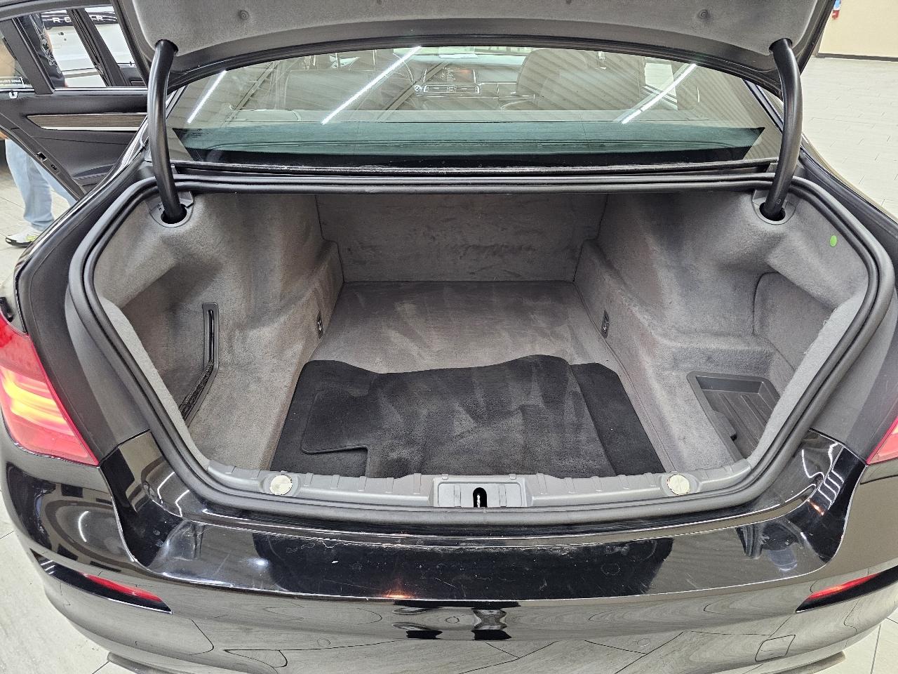 BMW 7-Series 750i 2015
