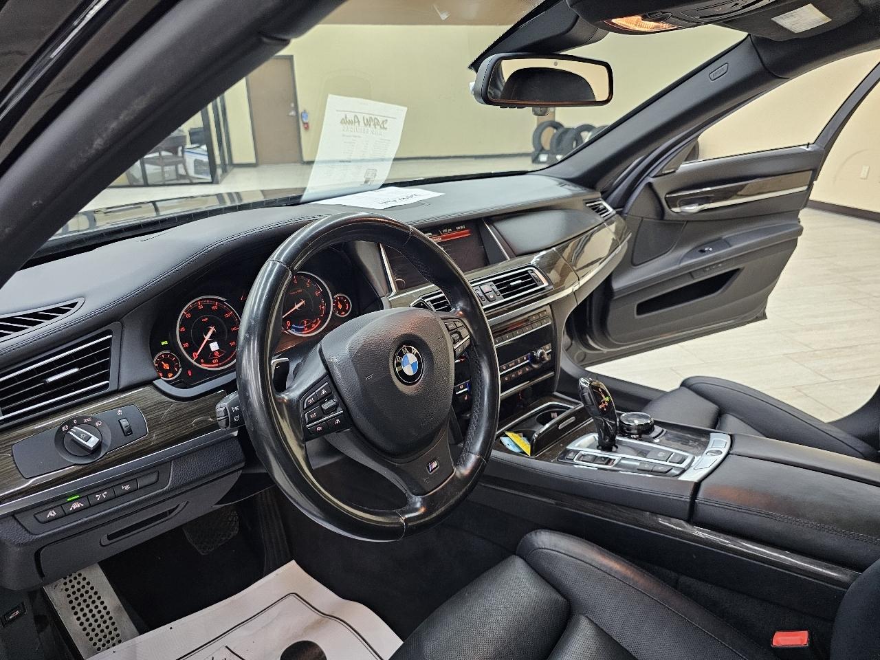 BMW 7-Series 750i 2015