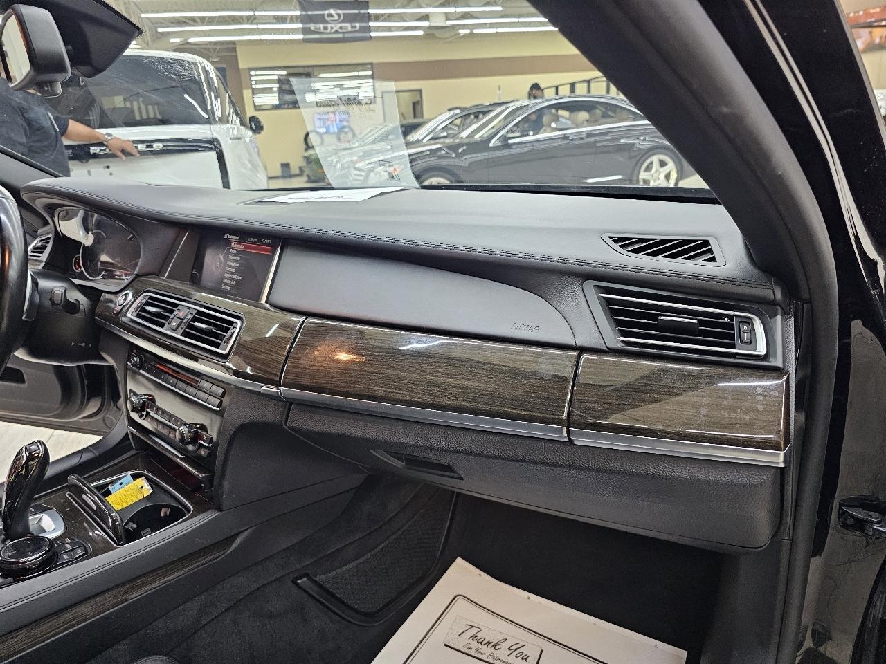 BMW 7-Series 750i 2015