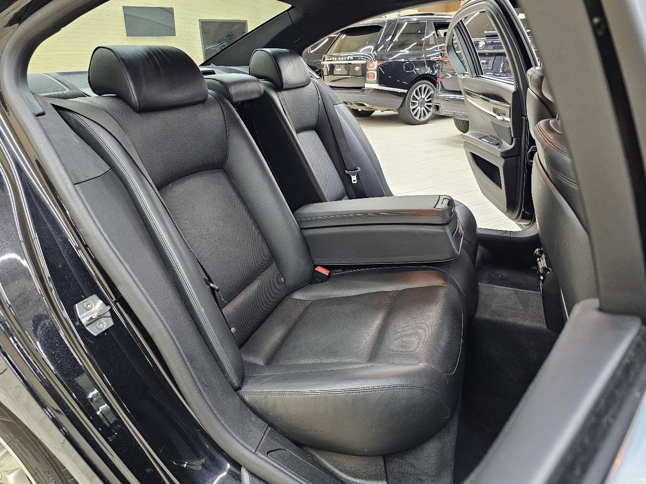 BMW 7-Series 750i 2015