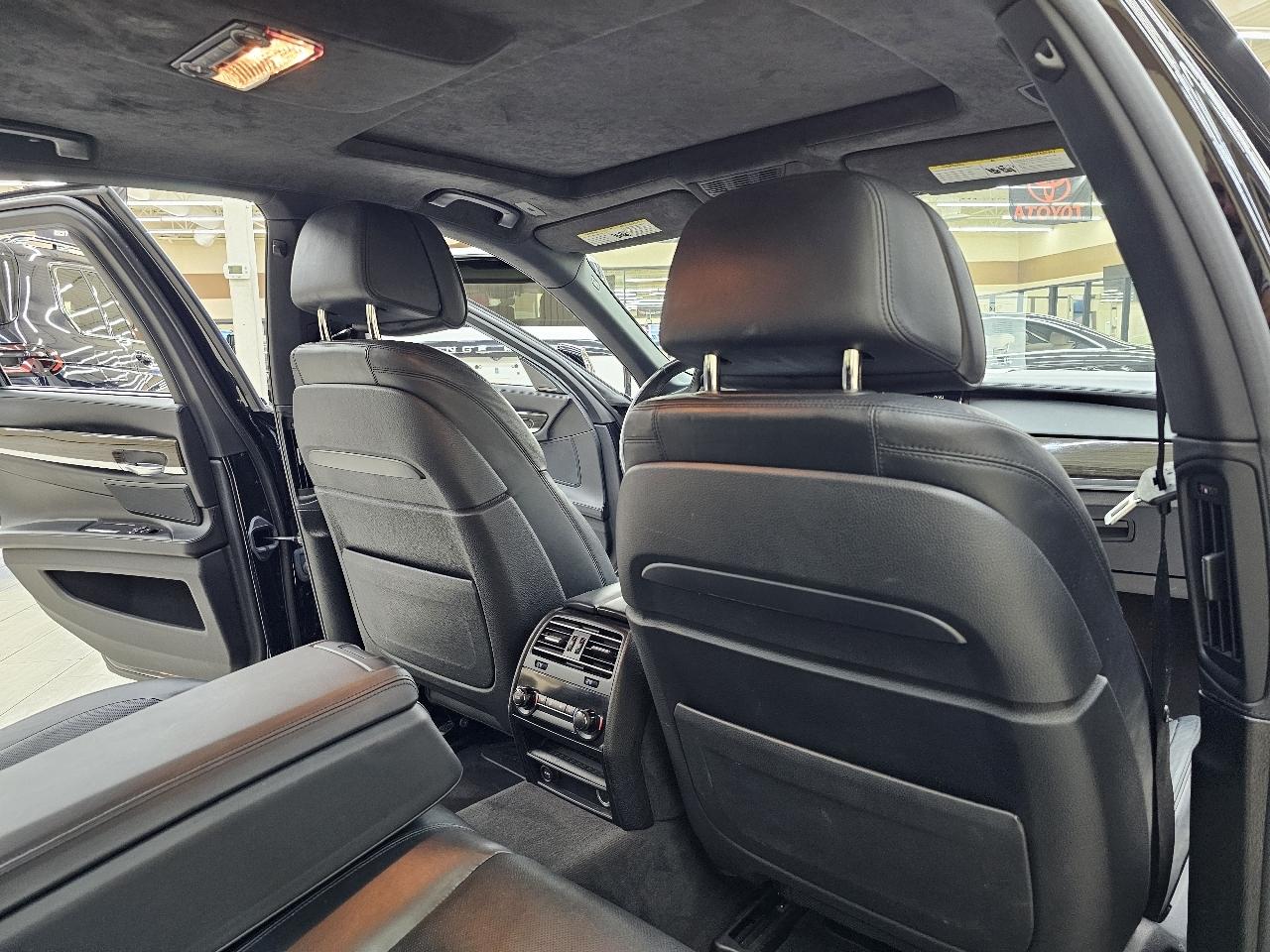 BMW 7-Series 750i 2015