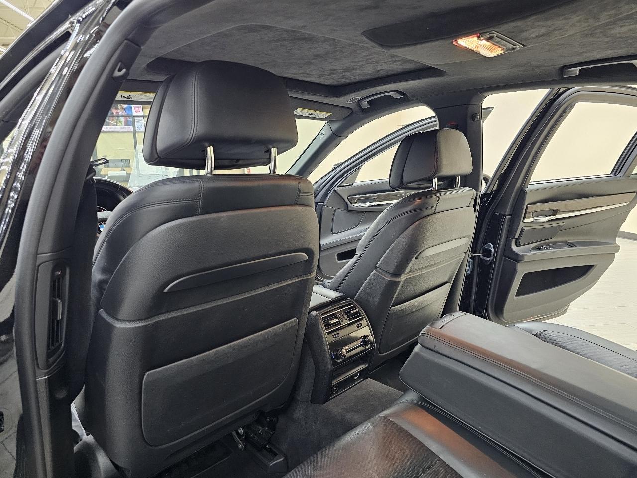 BMW 7-Series 750i 2015