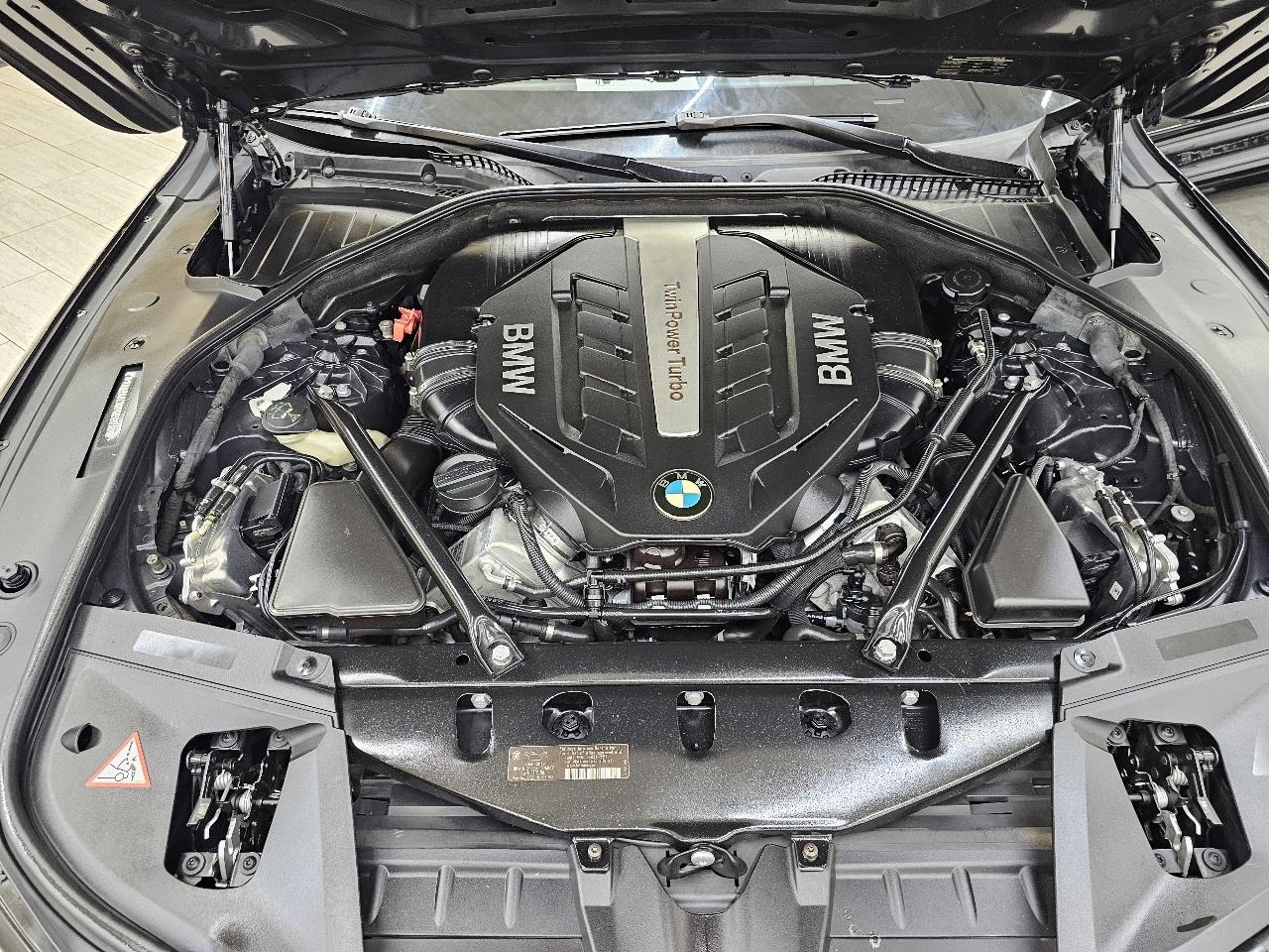 BMW 7-Series 750i 2015