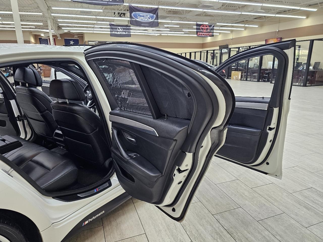 BMW 5-Series  2016