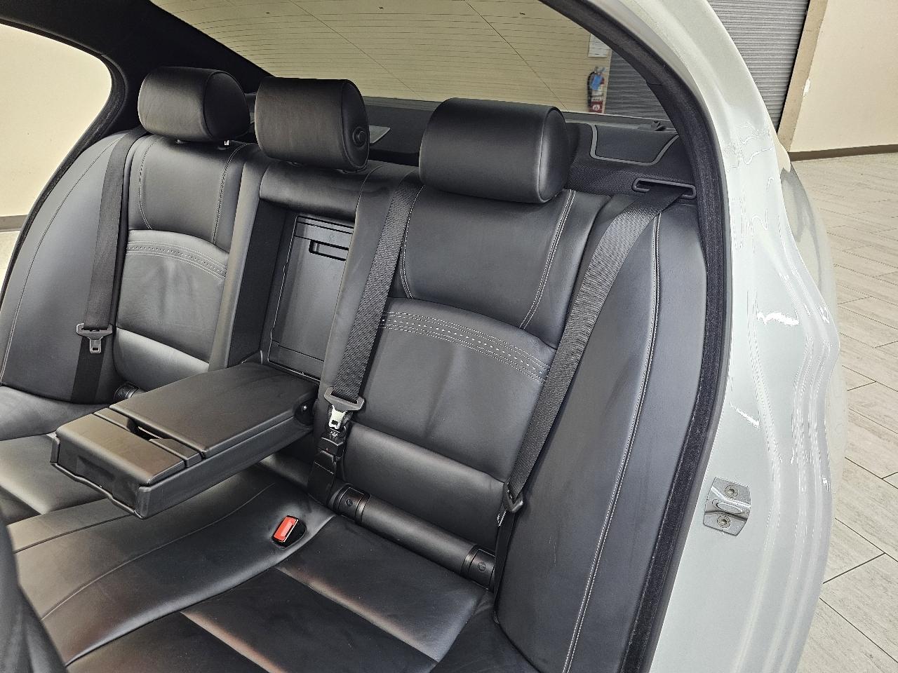 BMW 5-Series  2016
