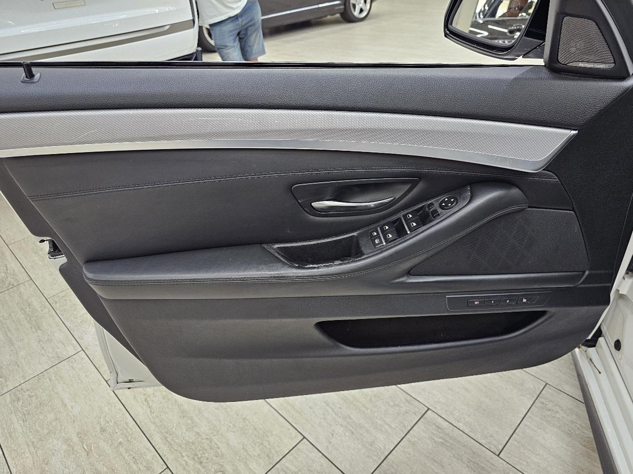 BMW 5-Series  2016