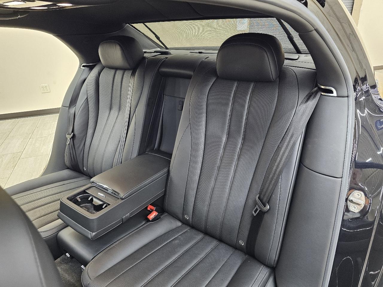 Bentley Continental Flying Spur Sedan 2014