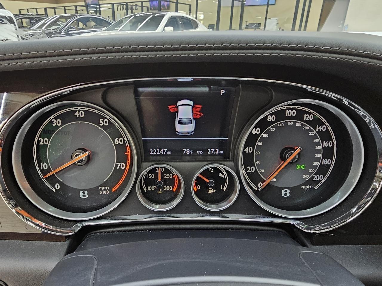 Bentley Continental Flying Spur Sedan 2014