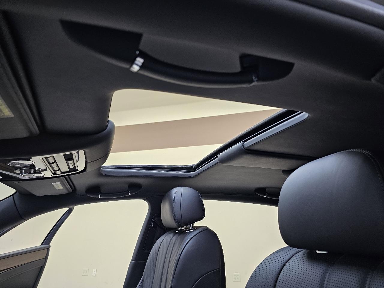 Bentley Continental Flying Spur Sedan 2014