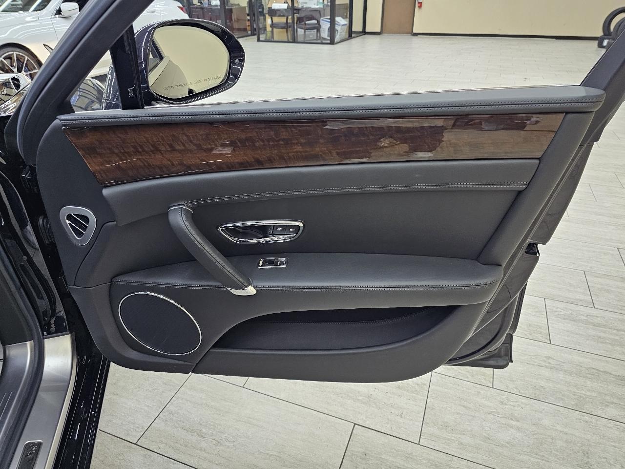 Bentley Continental Flying Spur Sedan 2014