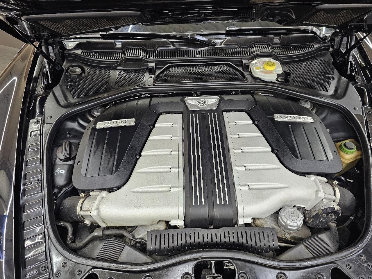 Bentley Continental Flying Spur Sedan 2014
