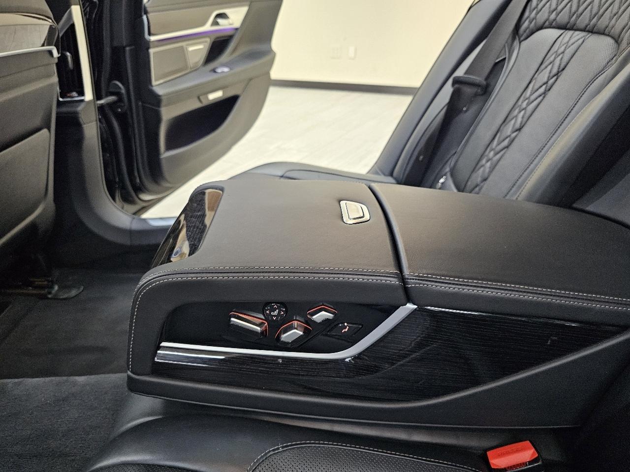 BMW 7-Series M760i xDrive 2018