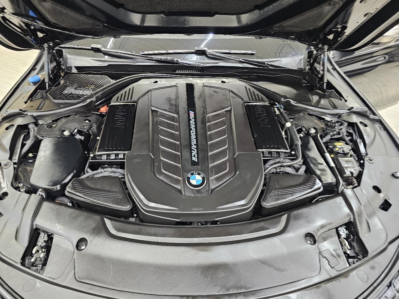 BMW 7-Series M760i xDrive 2018
