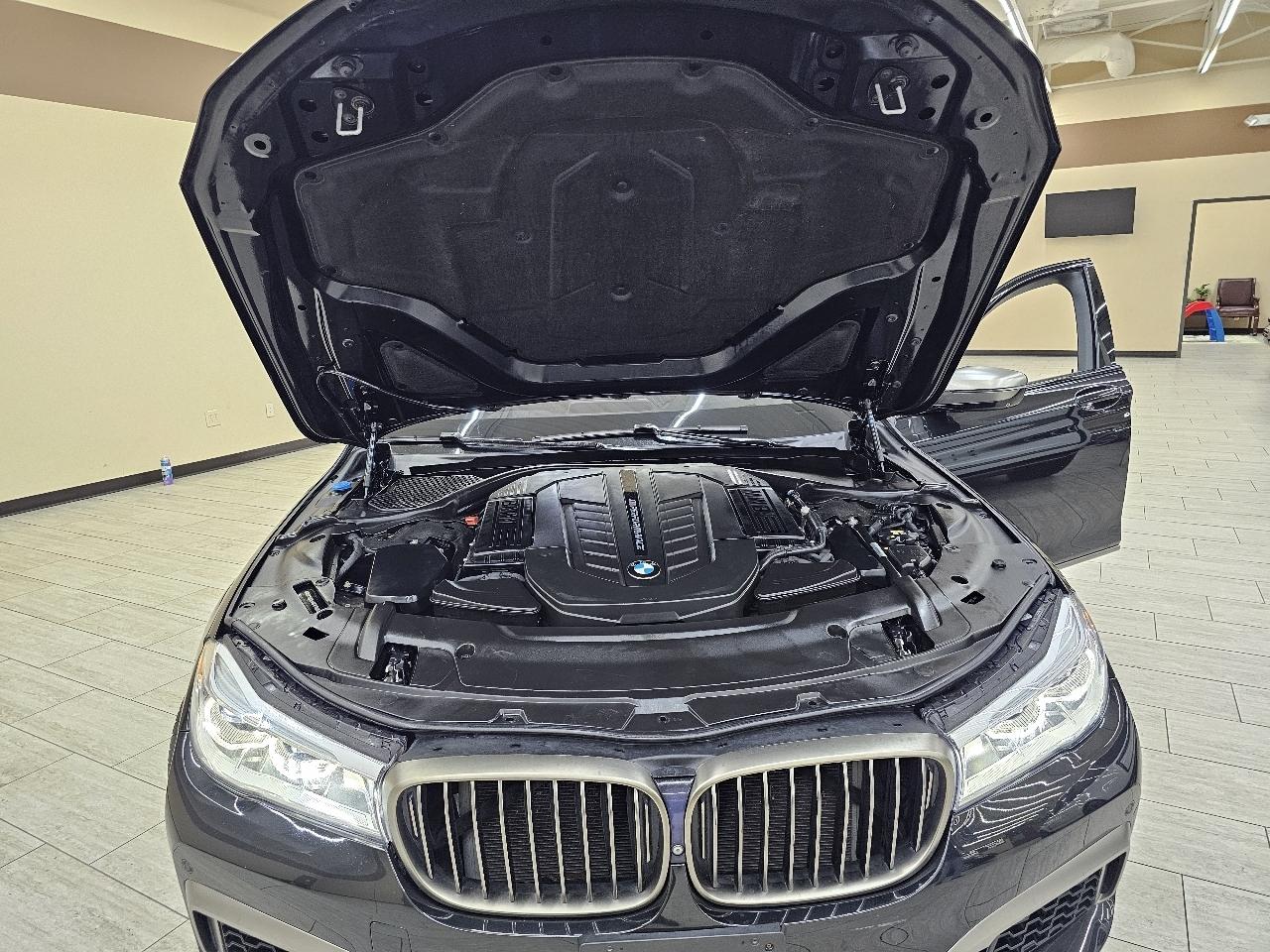BMW 7-Series M760i xDrive 2018