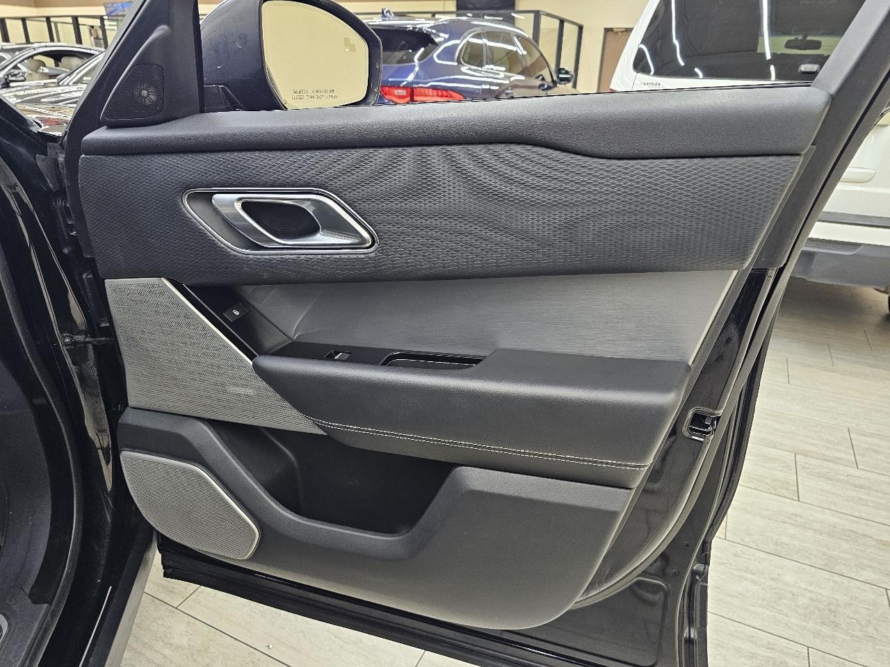 Land Rover Range Rover Velar R-Dynamic SE 2018
