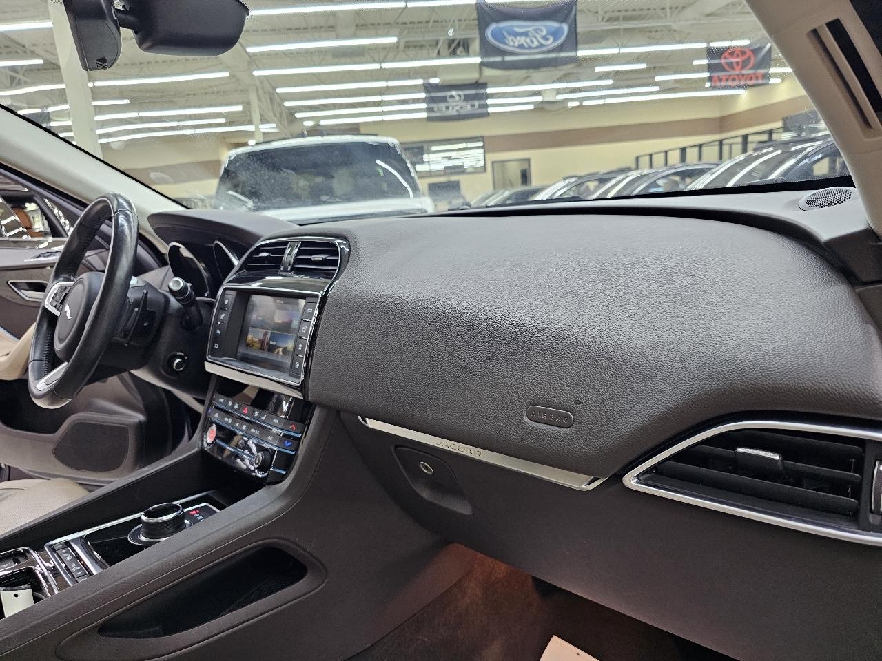 Jaguar F-Pace 25t Prestige 2018