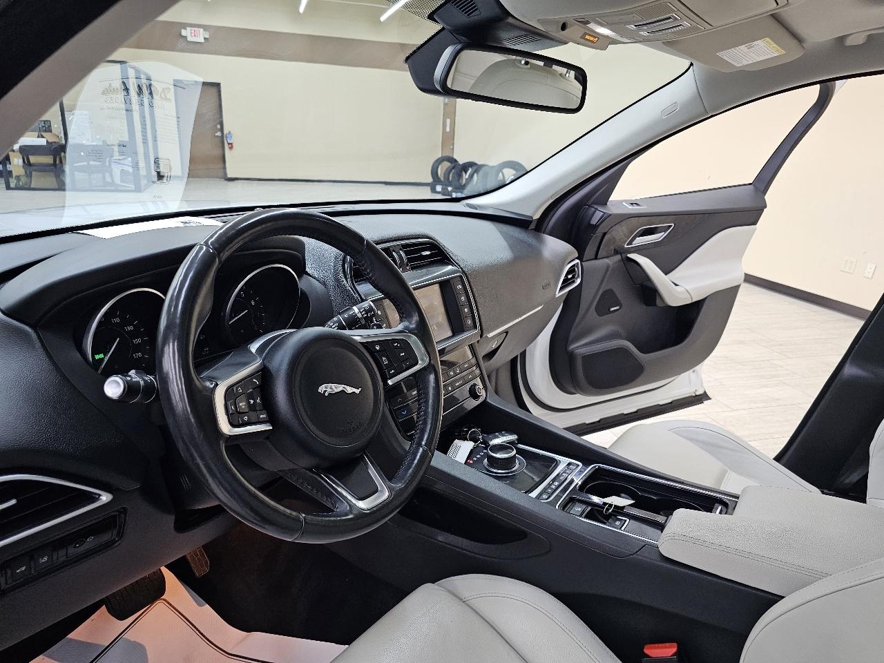 Jaguar F-Pace 25t Prestige 2018