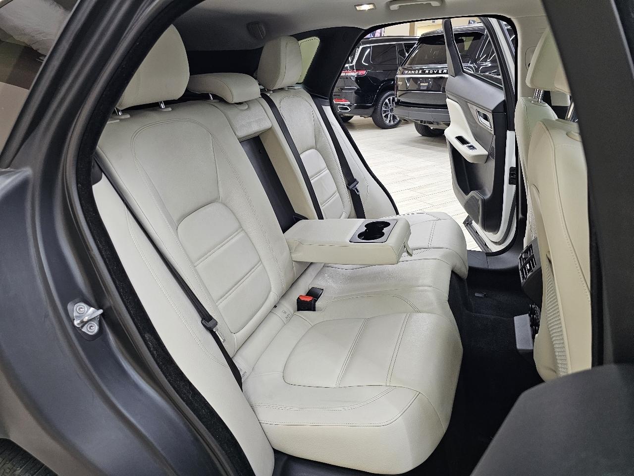 Jaguar F-Pace 25t Prestige 2018
