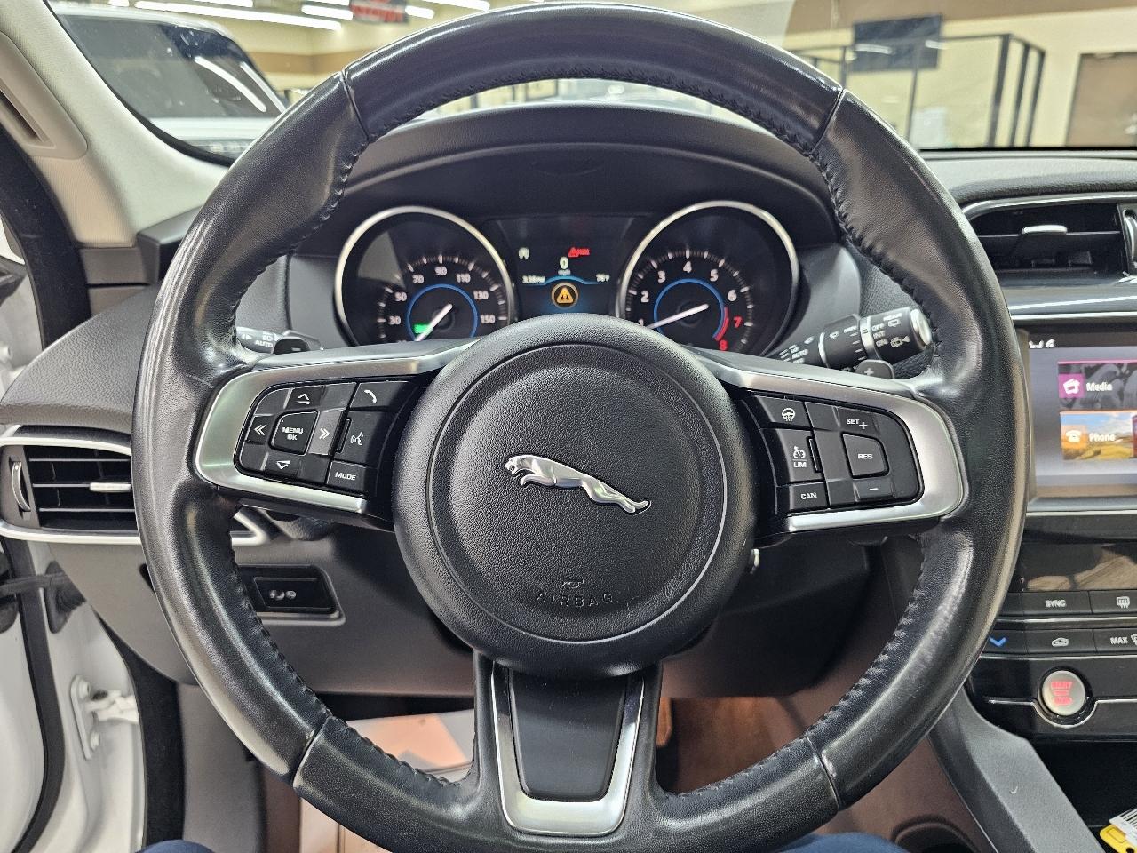 Jaguar F-Pace 25t Prestige 2018