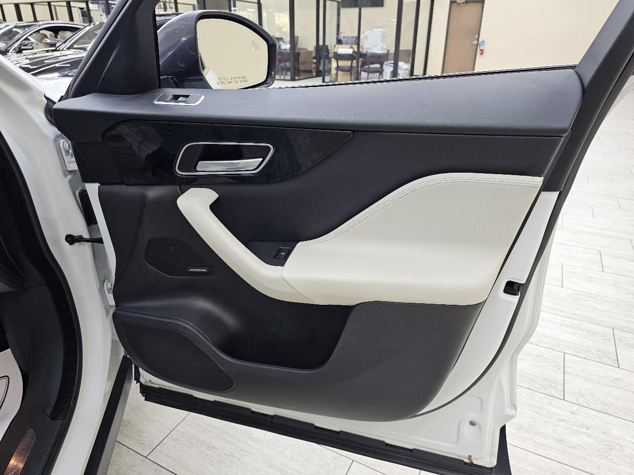 Jaguar F-Pace 25t Prestige 2018