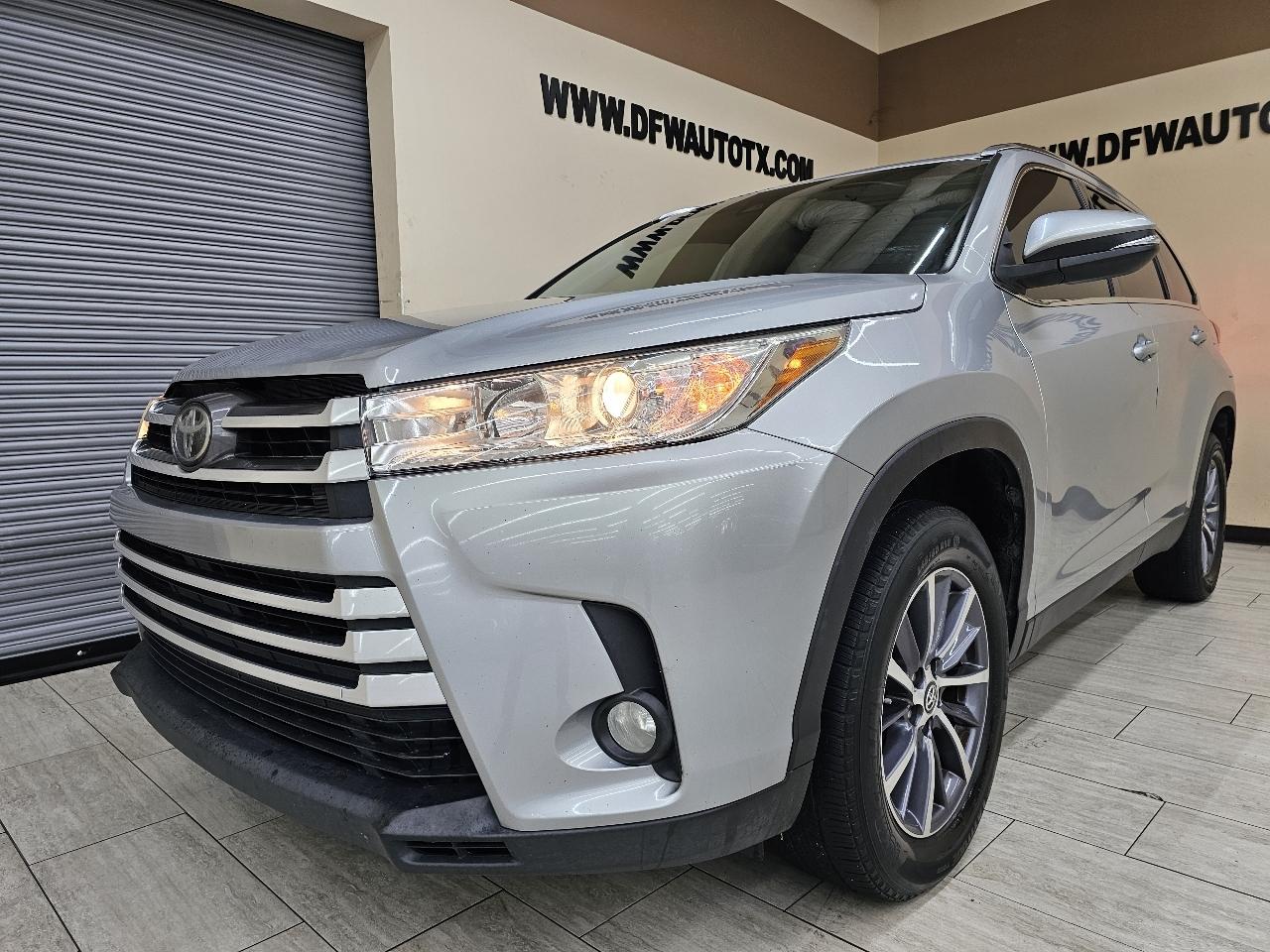 Toyota Highlander SE FWD V6 2019