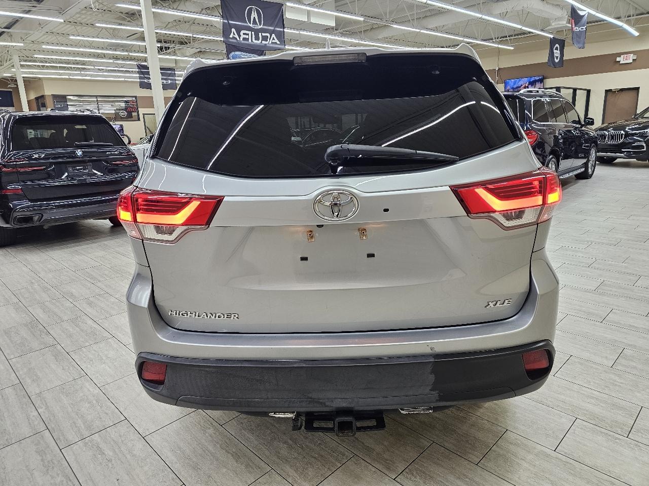 Toyota Highlander SE FWD V6 2019
