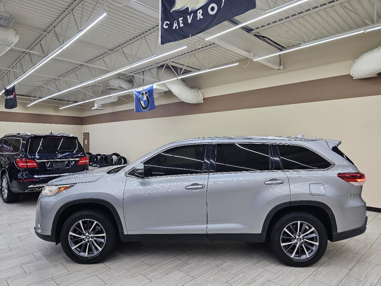 Toyota Highlander SE FWD V6 2019