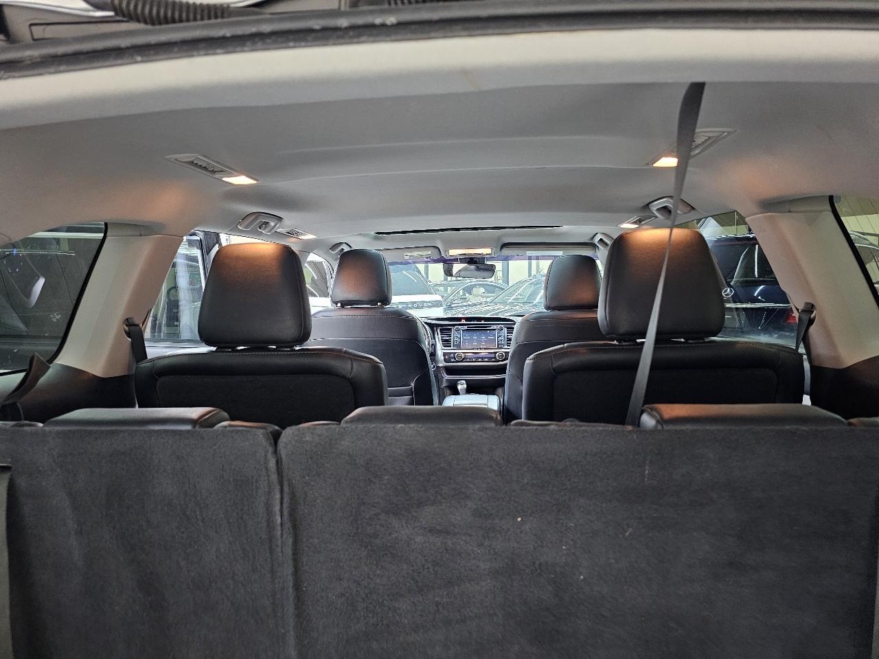 Toyota Highlander SE FWD V6 2019
