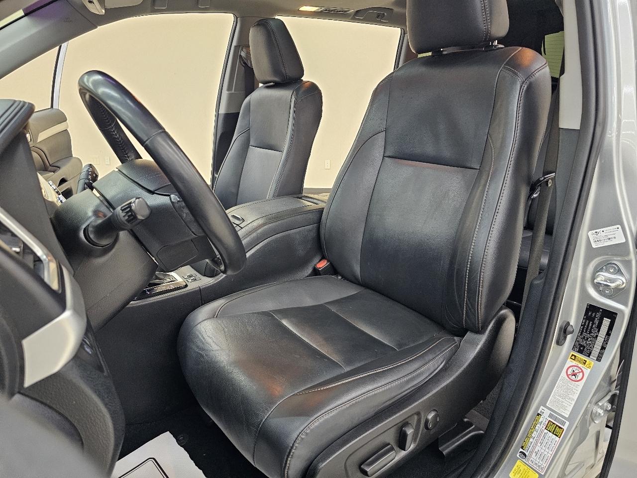 Toyota Highlander SE FWD V6 2019