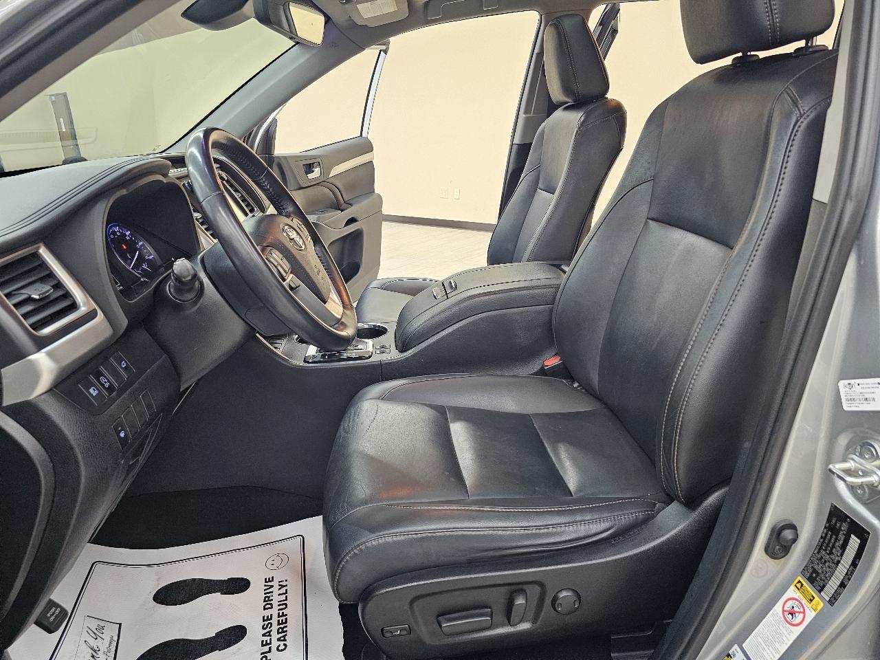Toyota Highlander SE FWD V6 2019