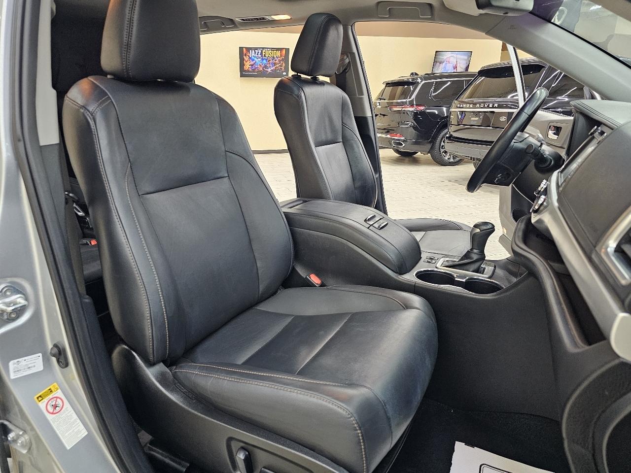 Toyota Highlander SE FWD V6 2019