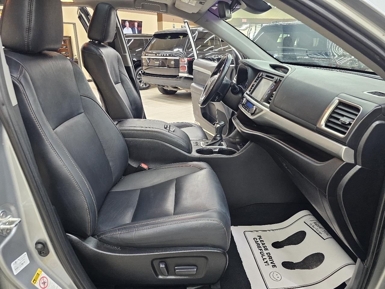 Toyota Highlander SE FWD V6 2019