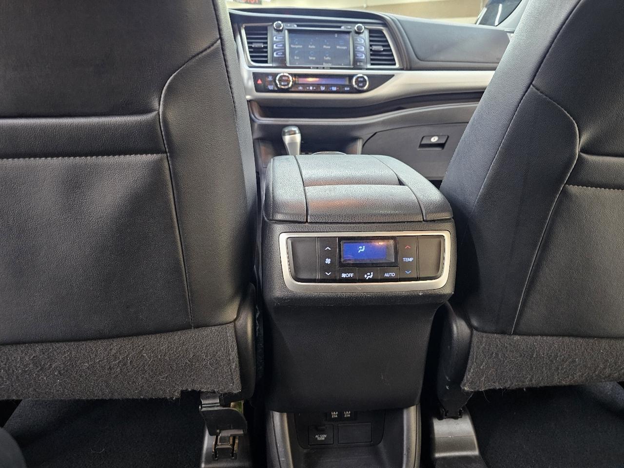 Toyota Highlander SE FWD V6 2019
